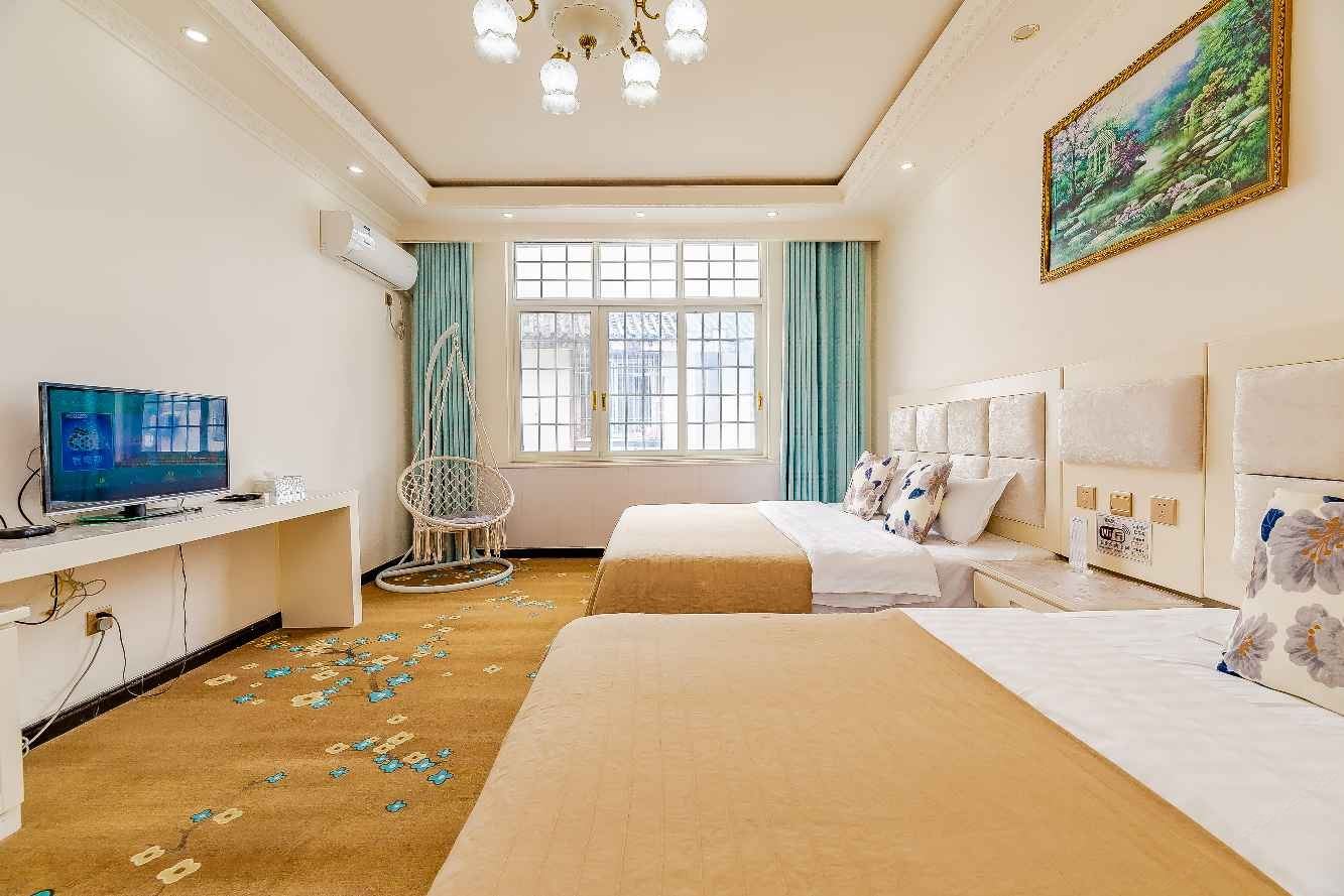 温馨家庭房