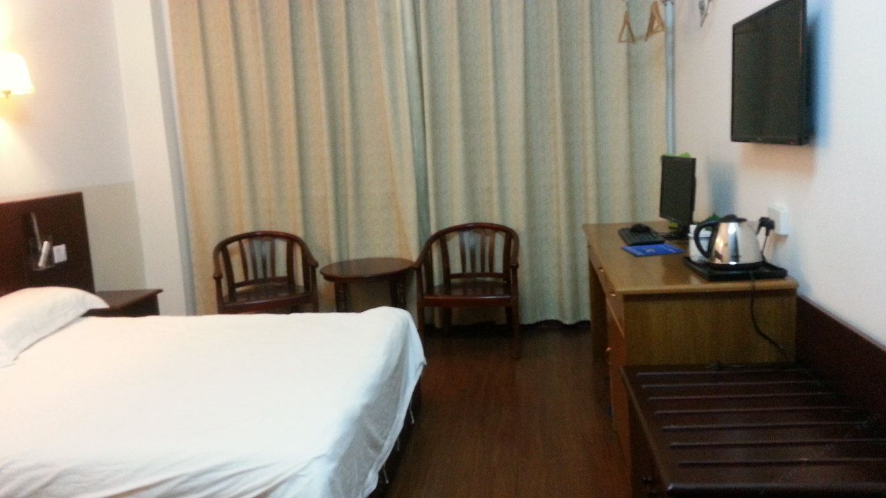 电脑大床房