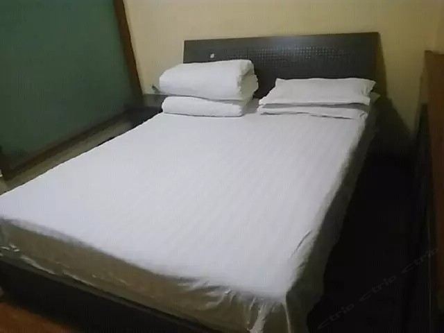 普通大床房(公共卫浴)