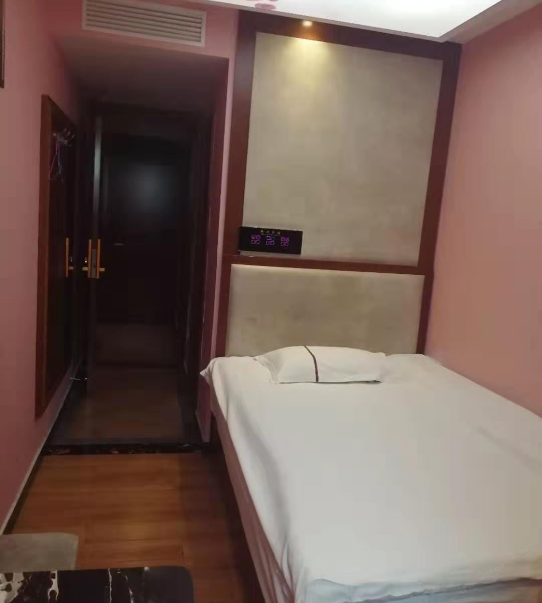 普通单人间
