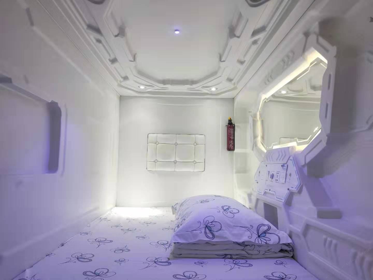 男神舱房