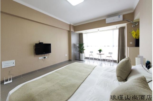 豪华大床间