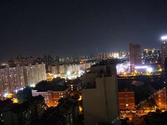 轻奢城景大床房