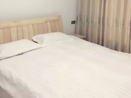 豪华大床房