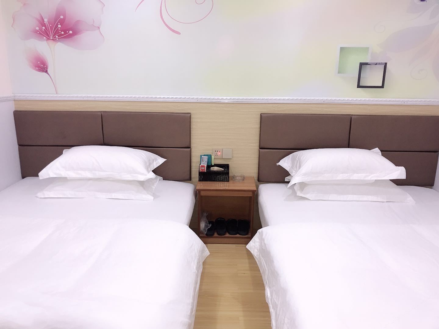 舒适双床房