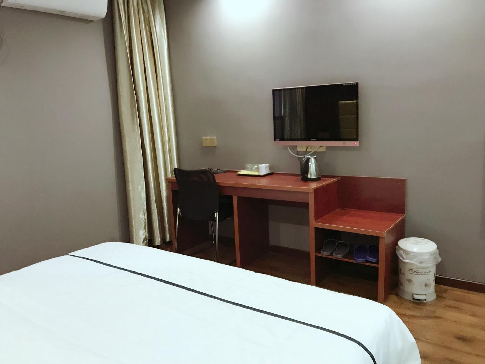 豪华大床房