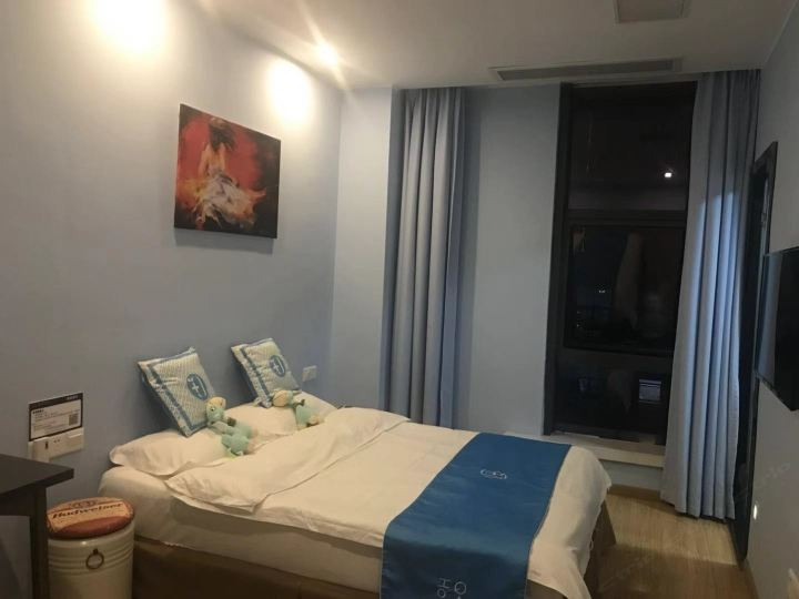 普通大床房