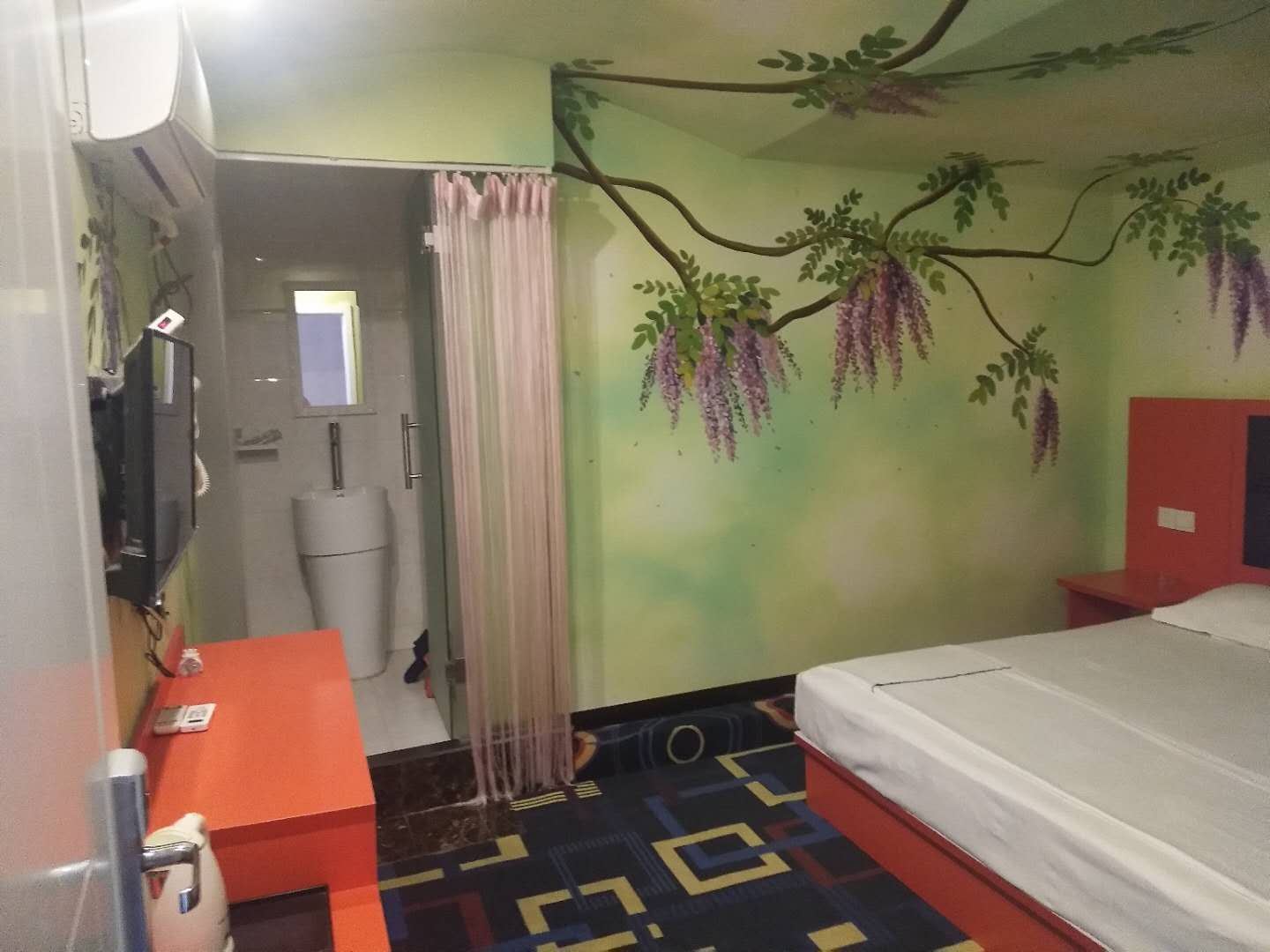 豪华大床房