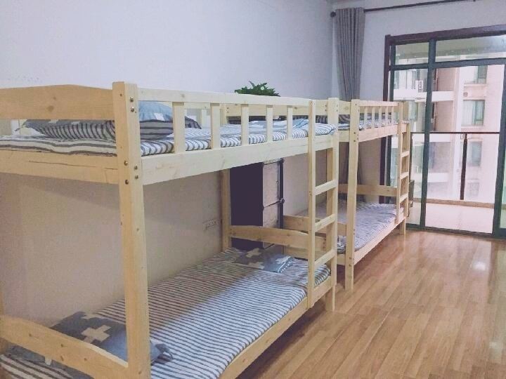 八人床位房