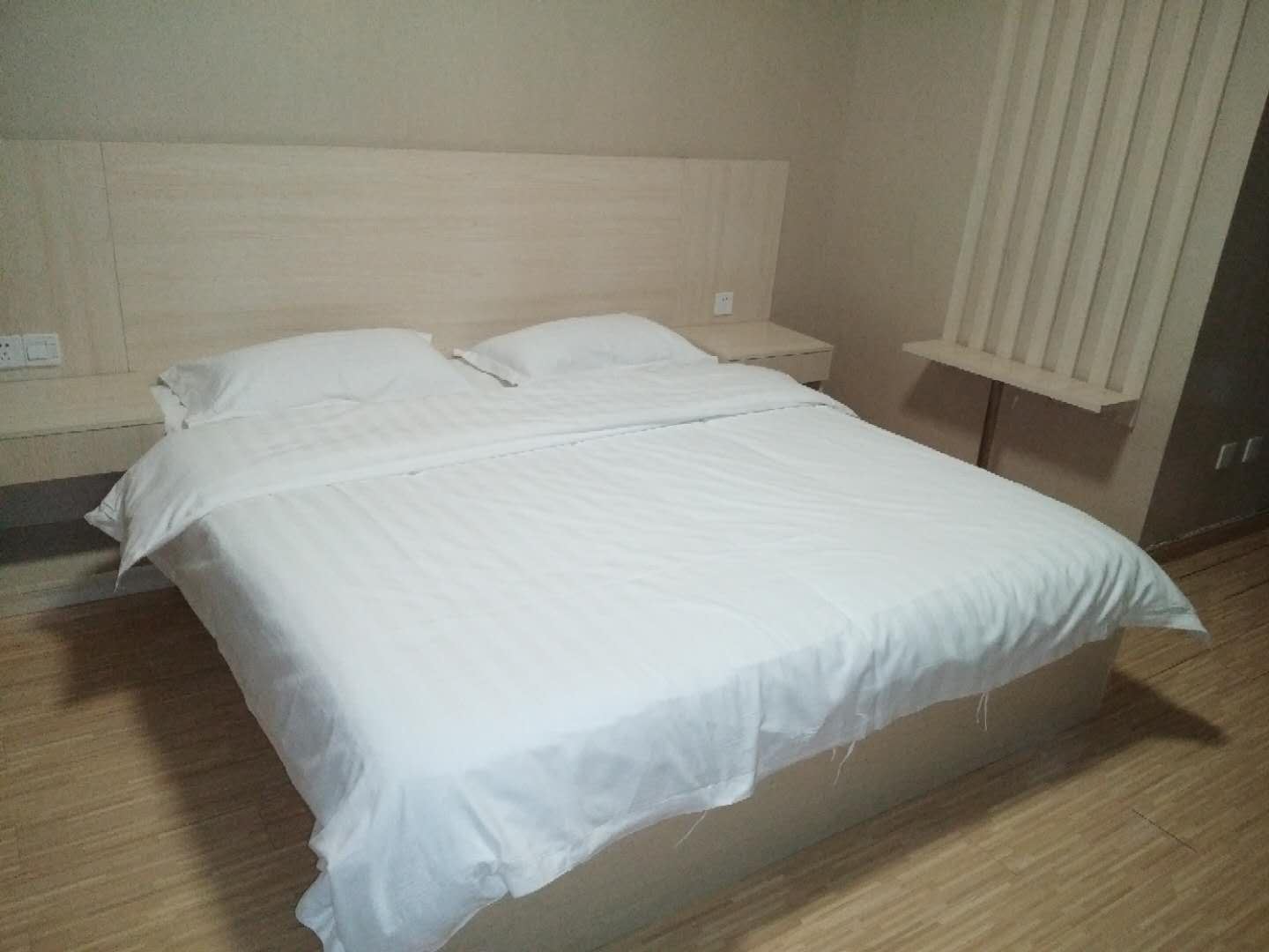 经济大床房