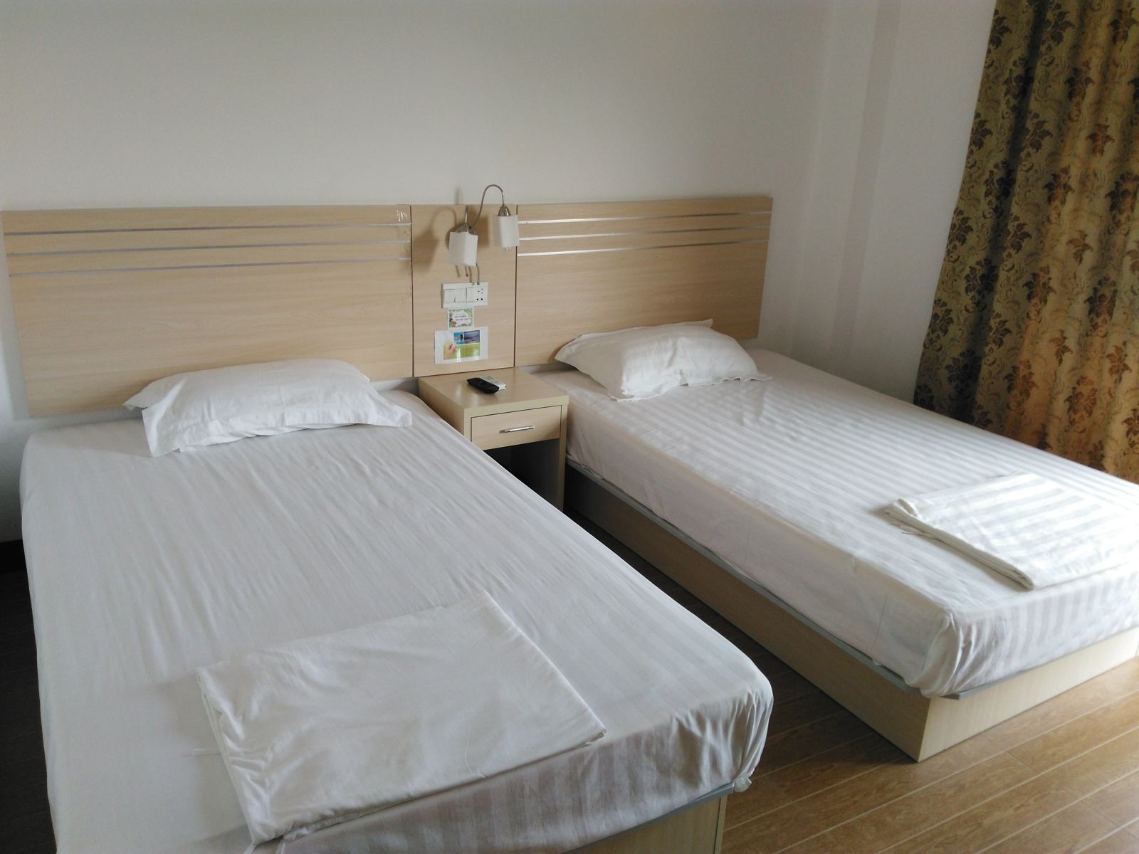双床间