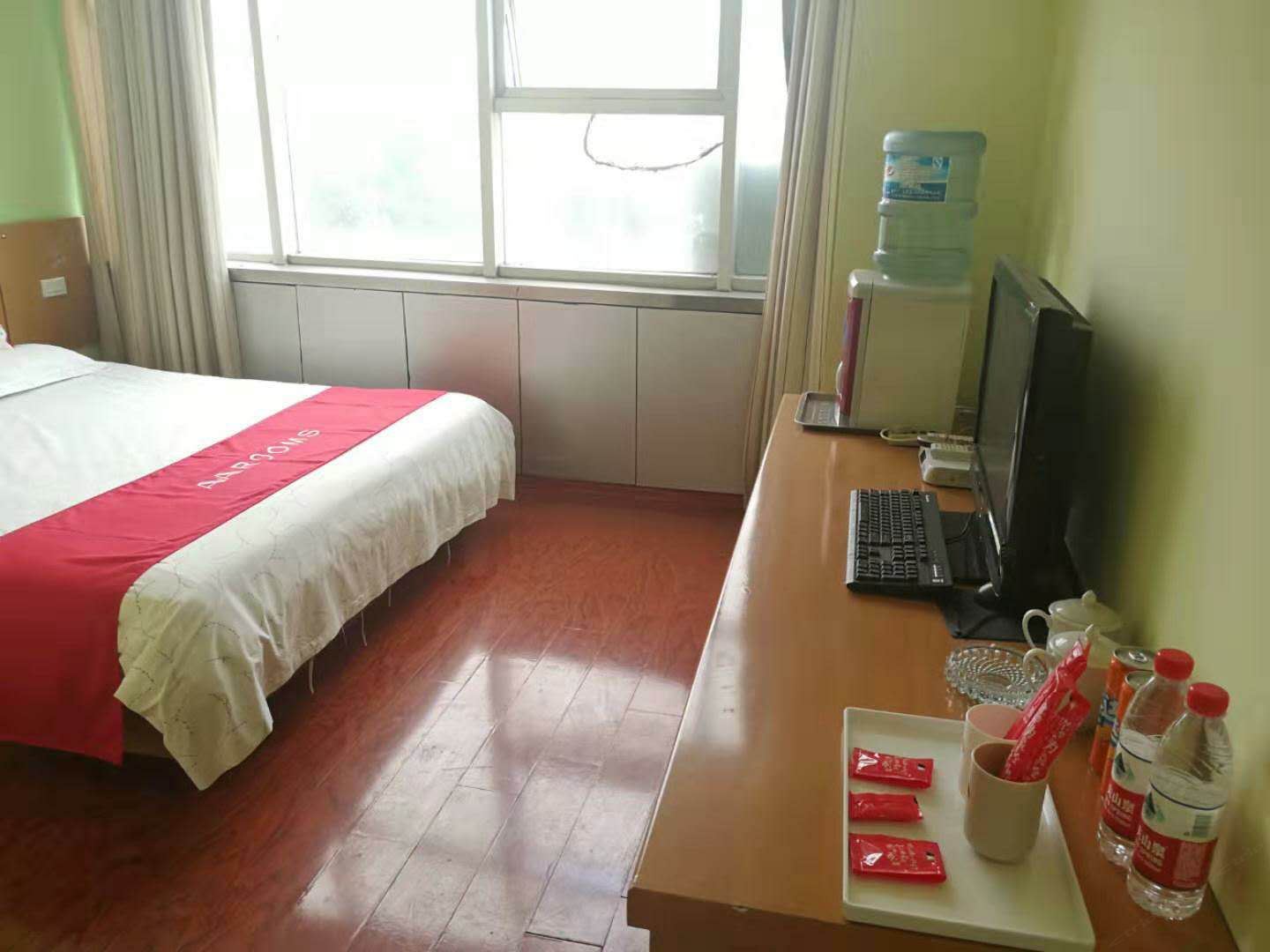 舒适大床房