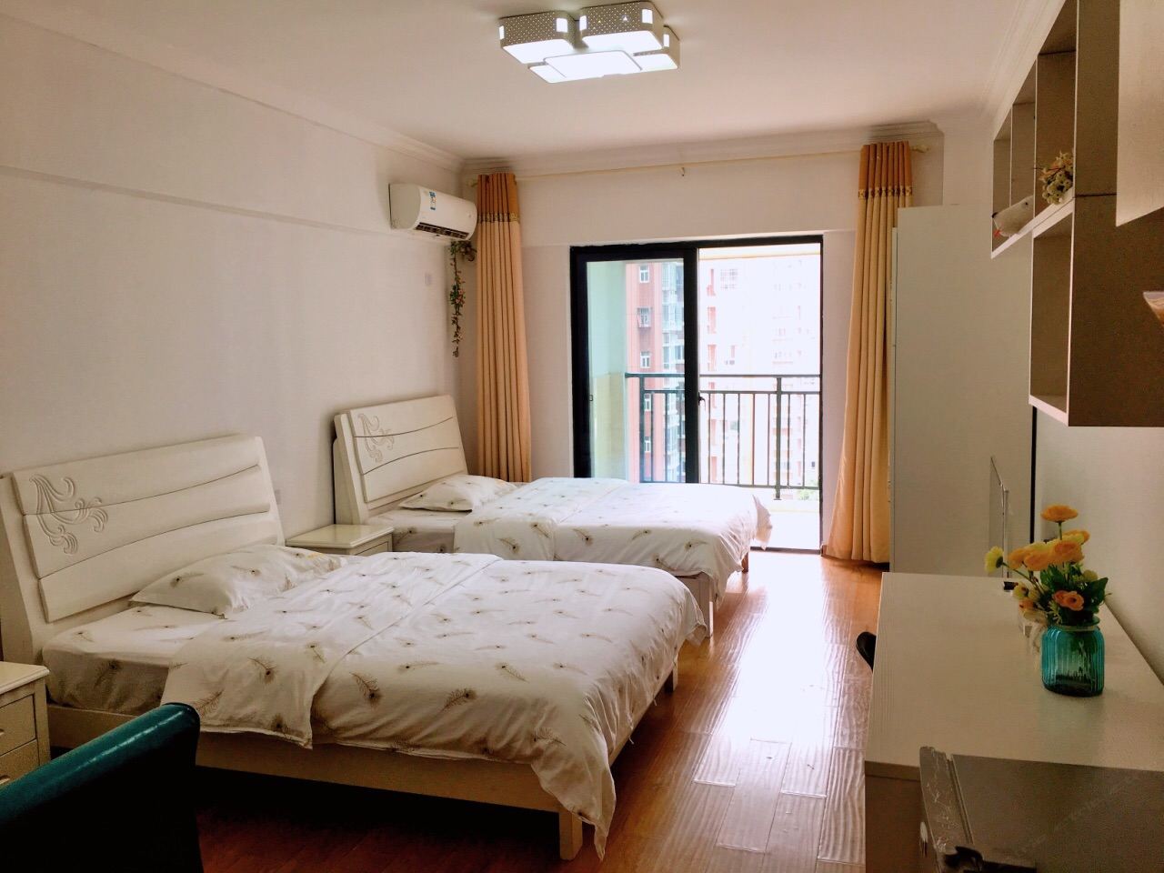 简约大阳台双床房