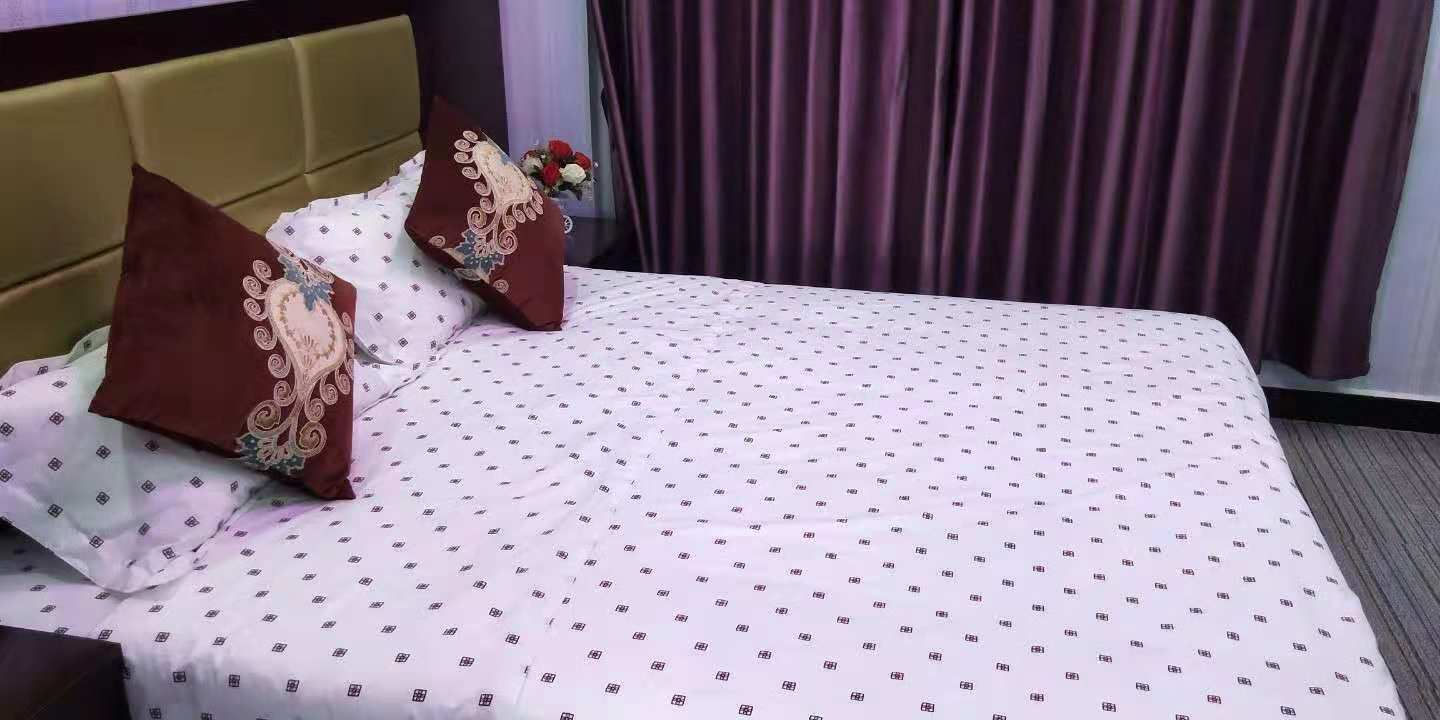 阳光大床房