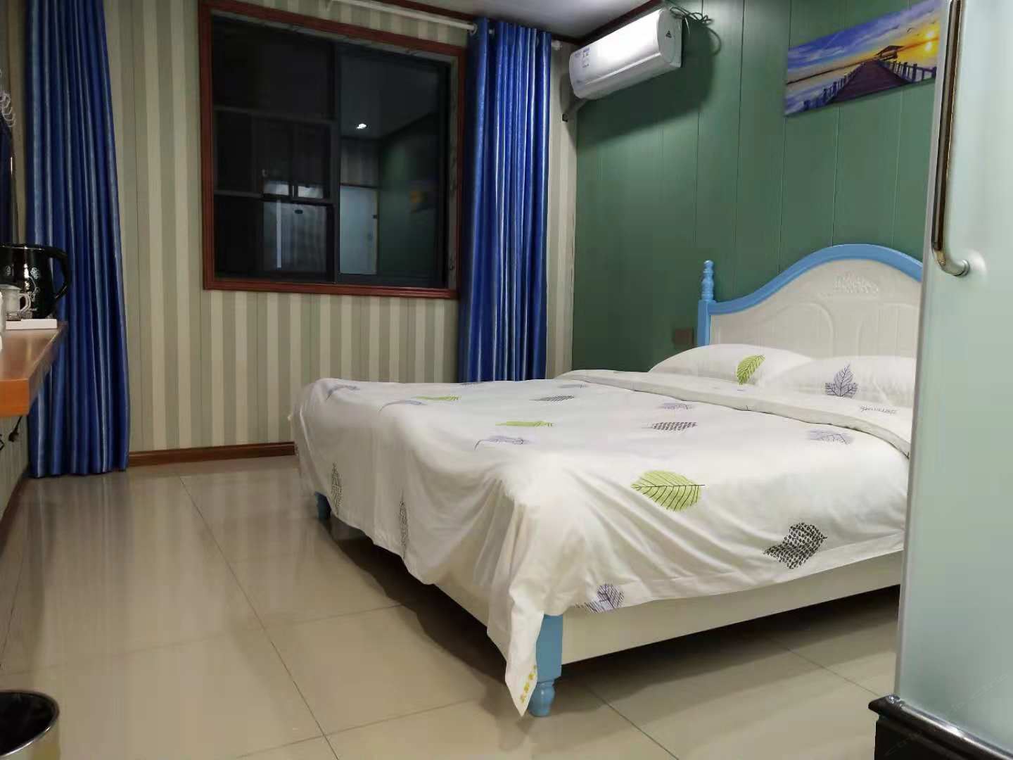 豪华大床房