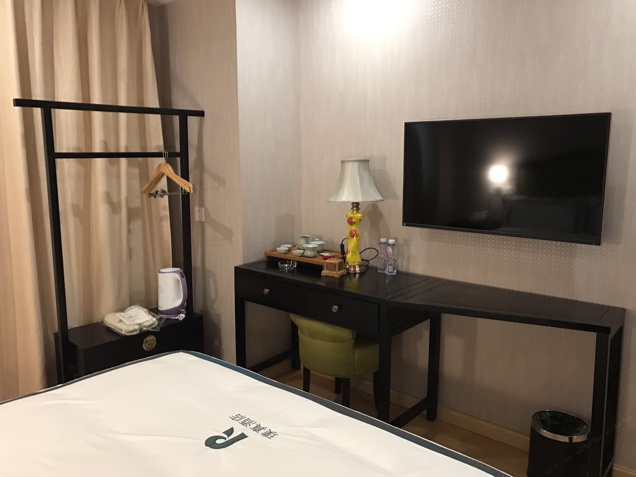 璞真大床房