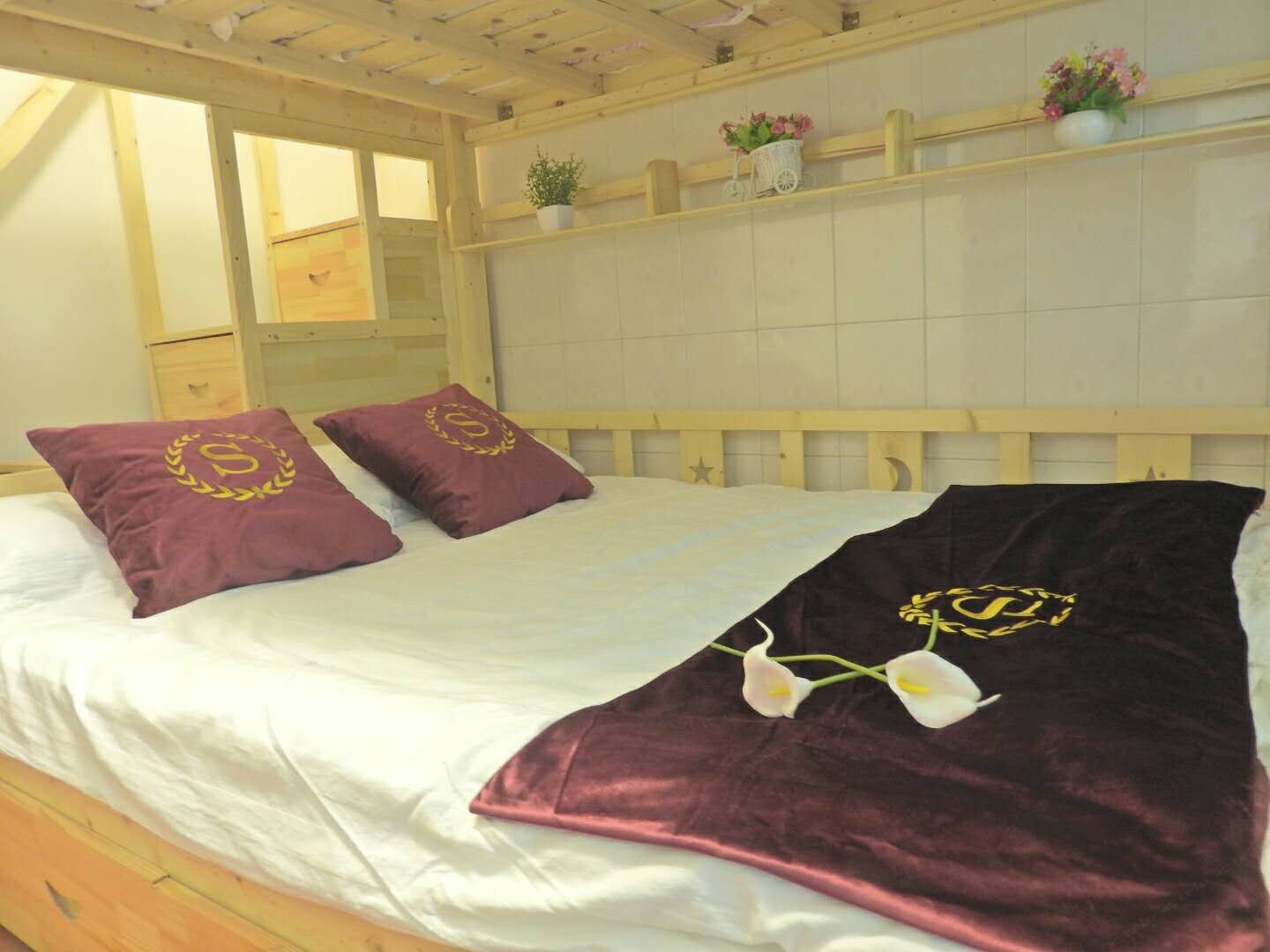香凝豪华大床房