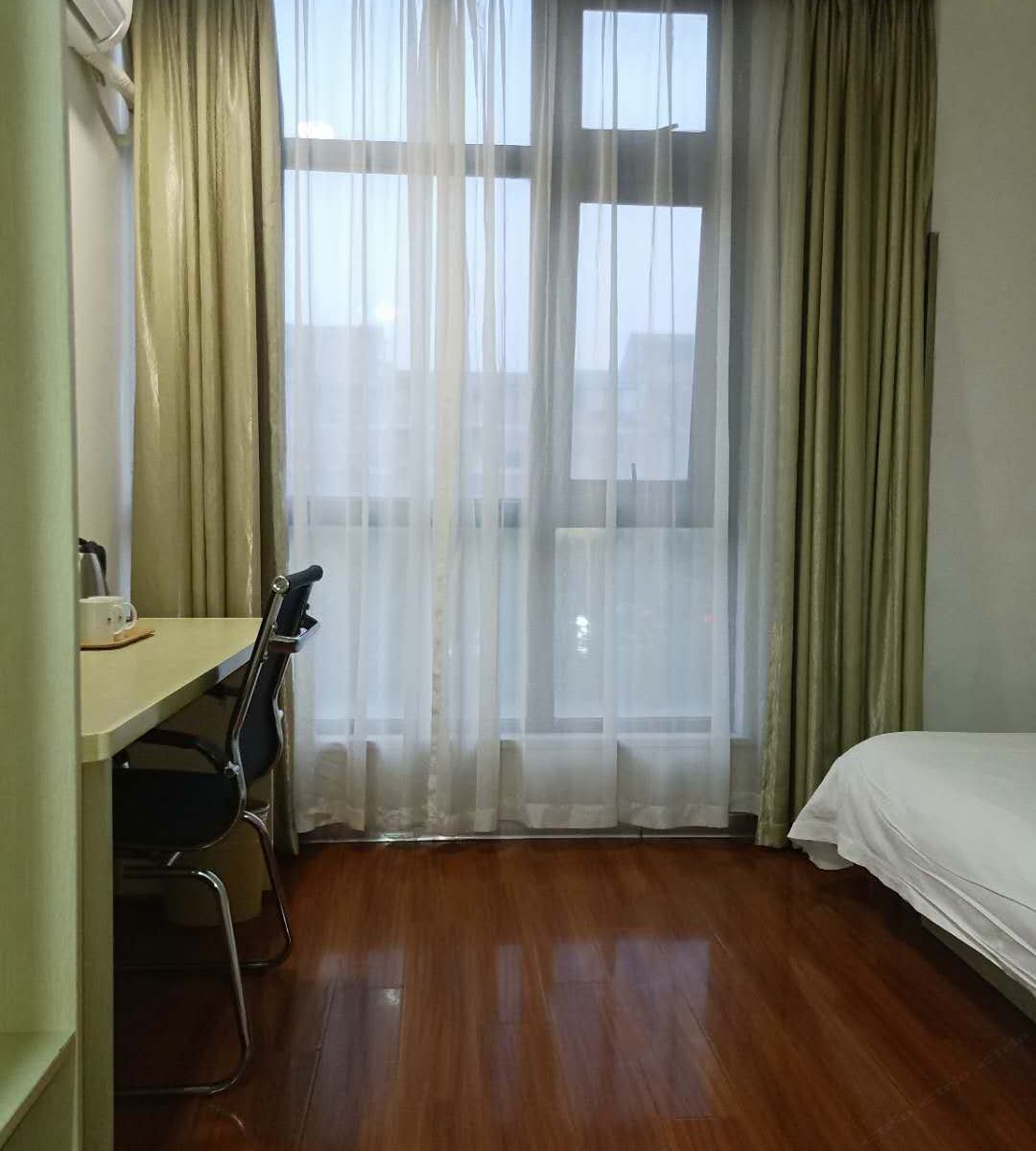 豪华大床房