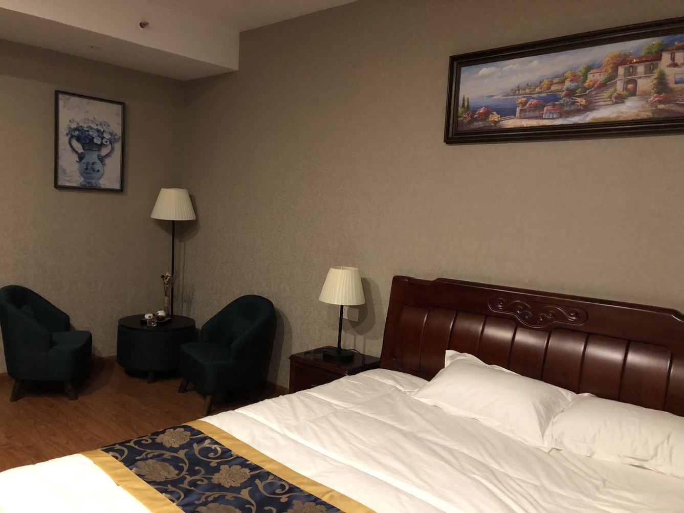 优雅大床房