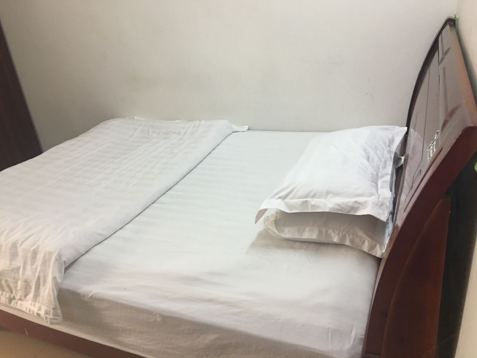 标准大床房限时抢购