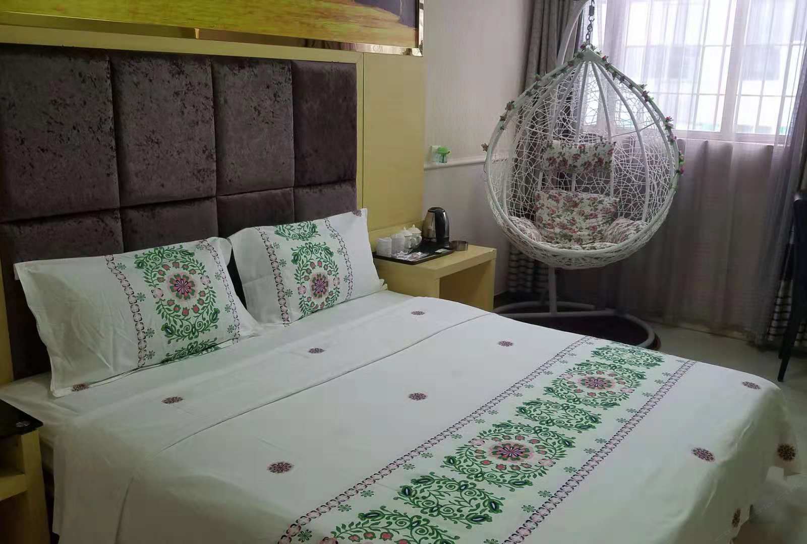 吊篮大床间