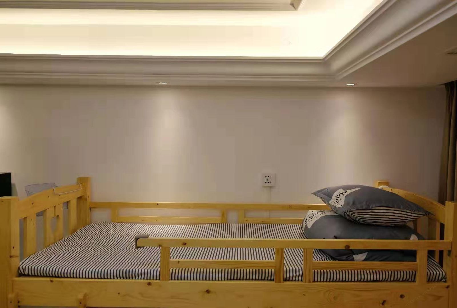 星辰四人间(床位)
