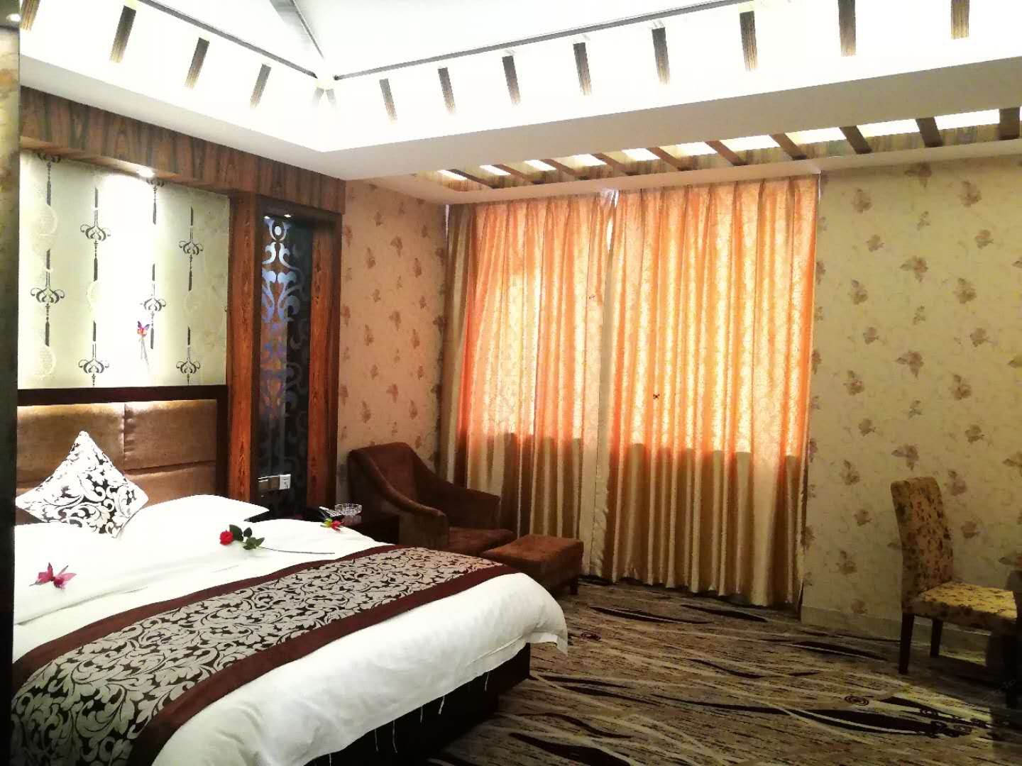 花园大床房