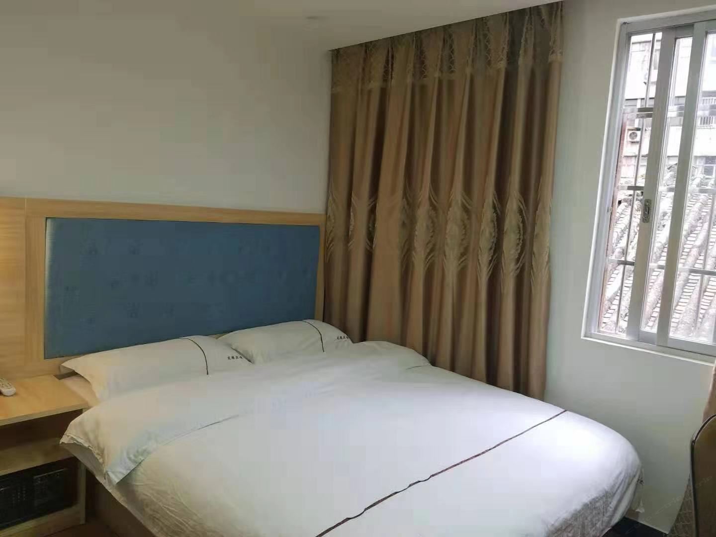 豪华大床房