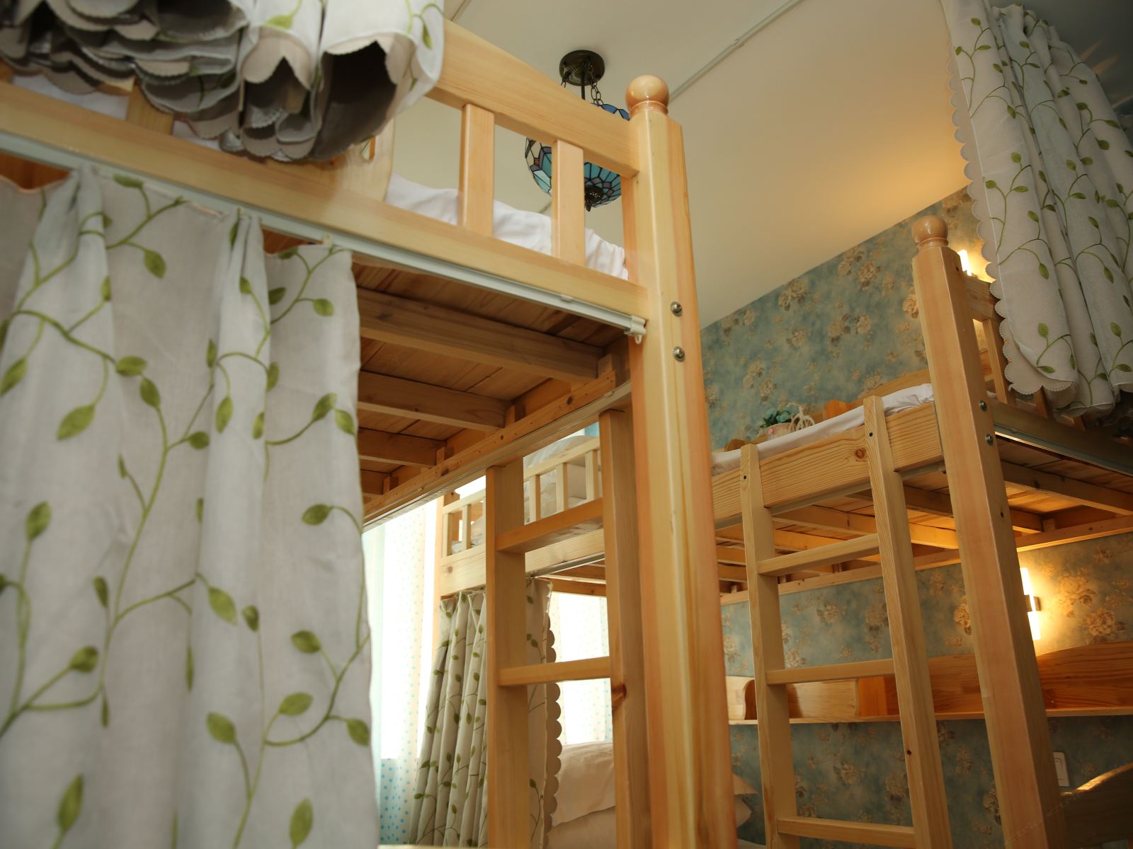 蓝色小屋女生四人房