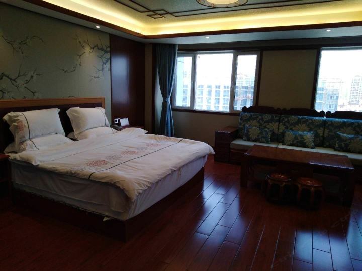 豪华大床房