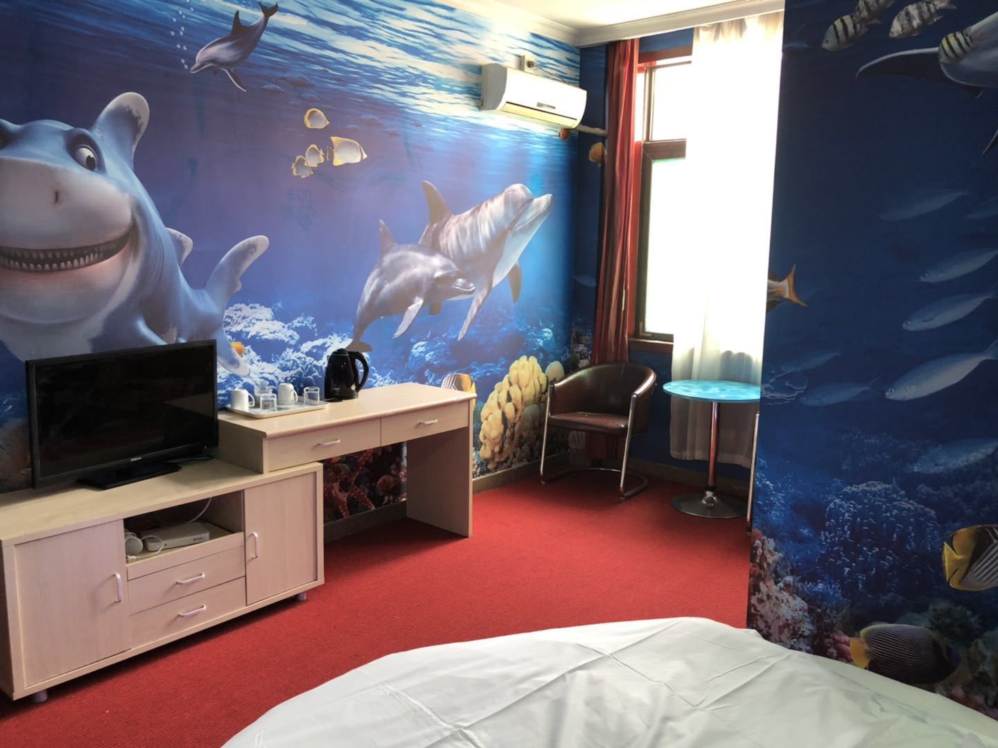 浪漫主题圆床房