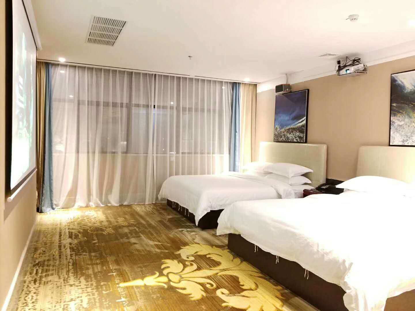 豪华双人大床房