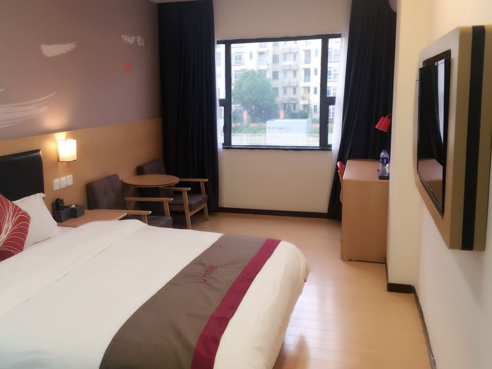 高级大床房