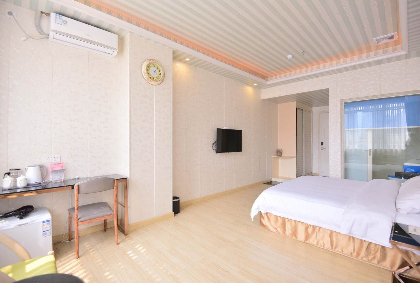 尊贵大床房