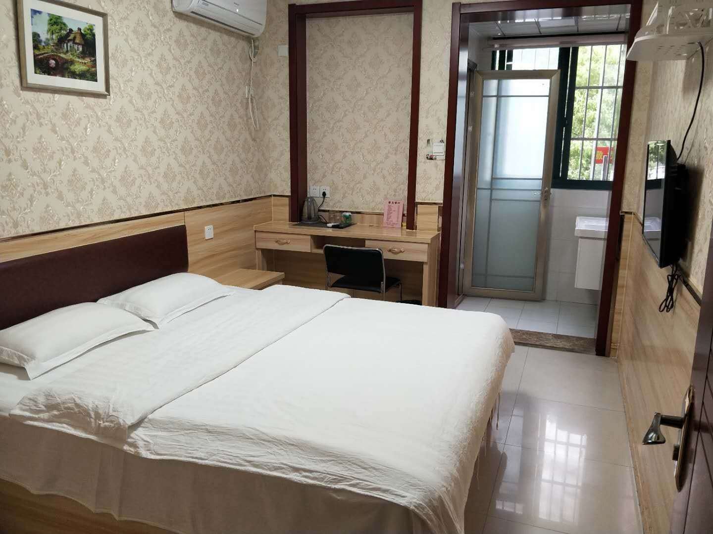 经济大床房
