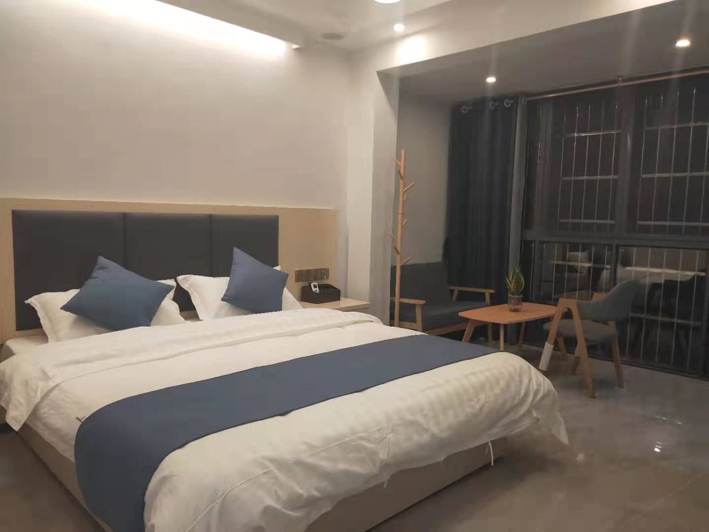 臻品大床房