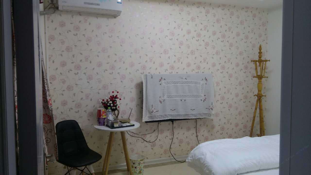 标准大床房(公共卫浴)