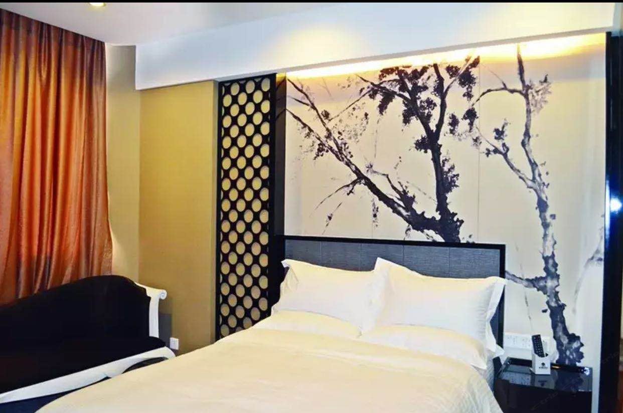 豪华大床房