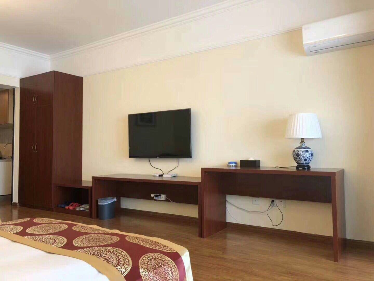 临湖湖景豪华大床房