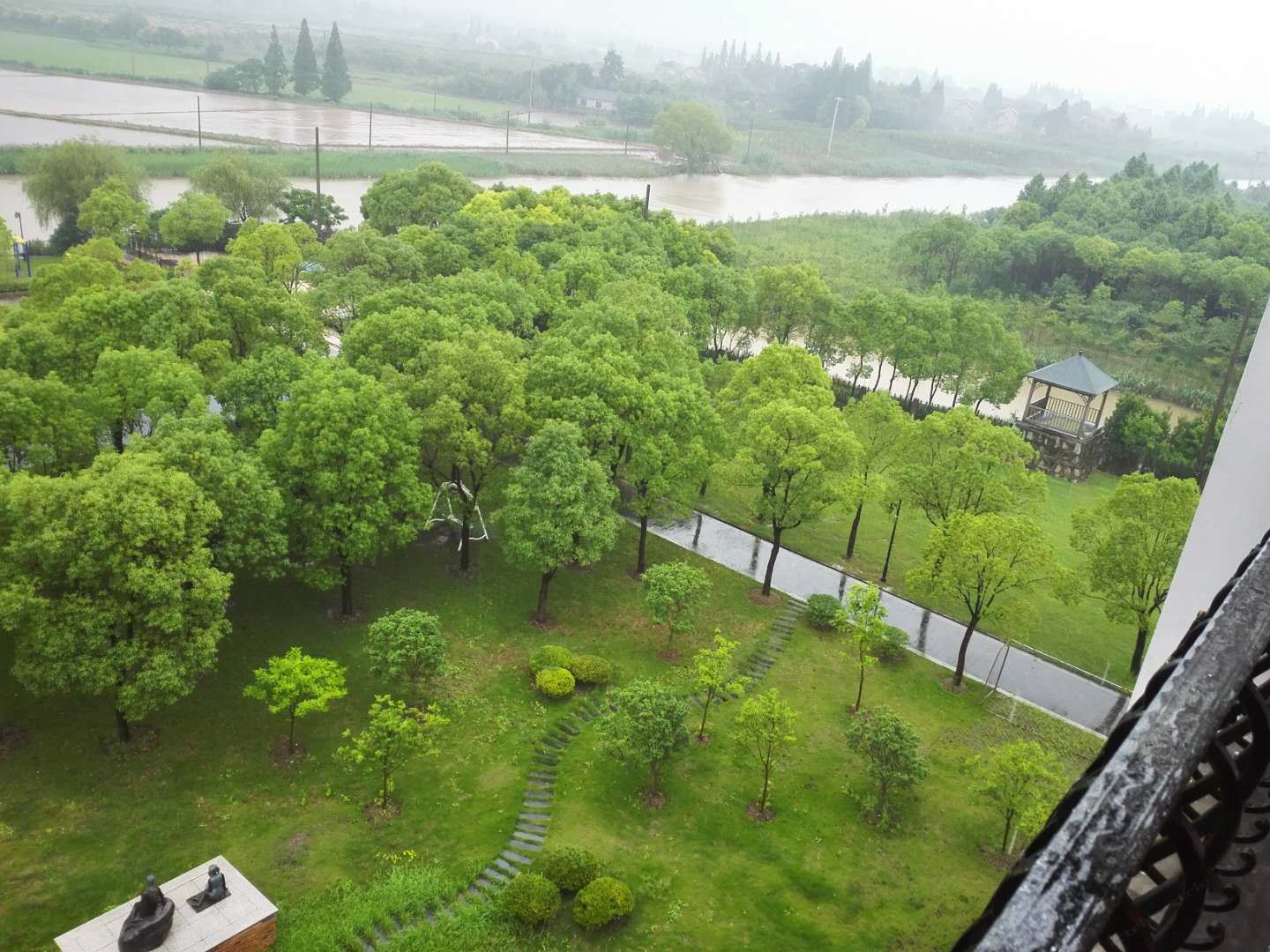 景观家庭房