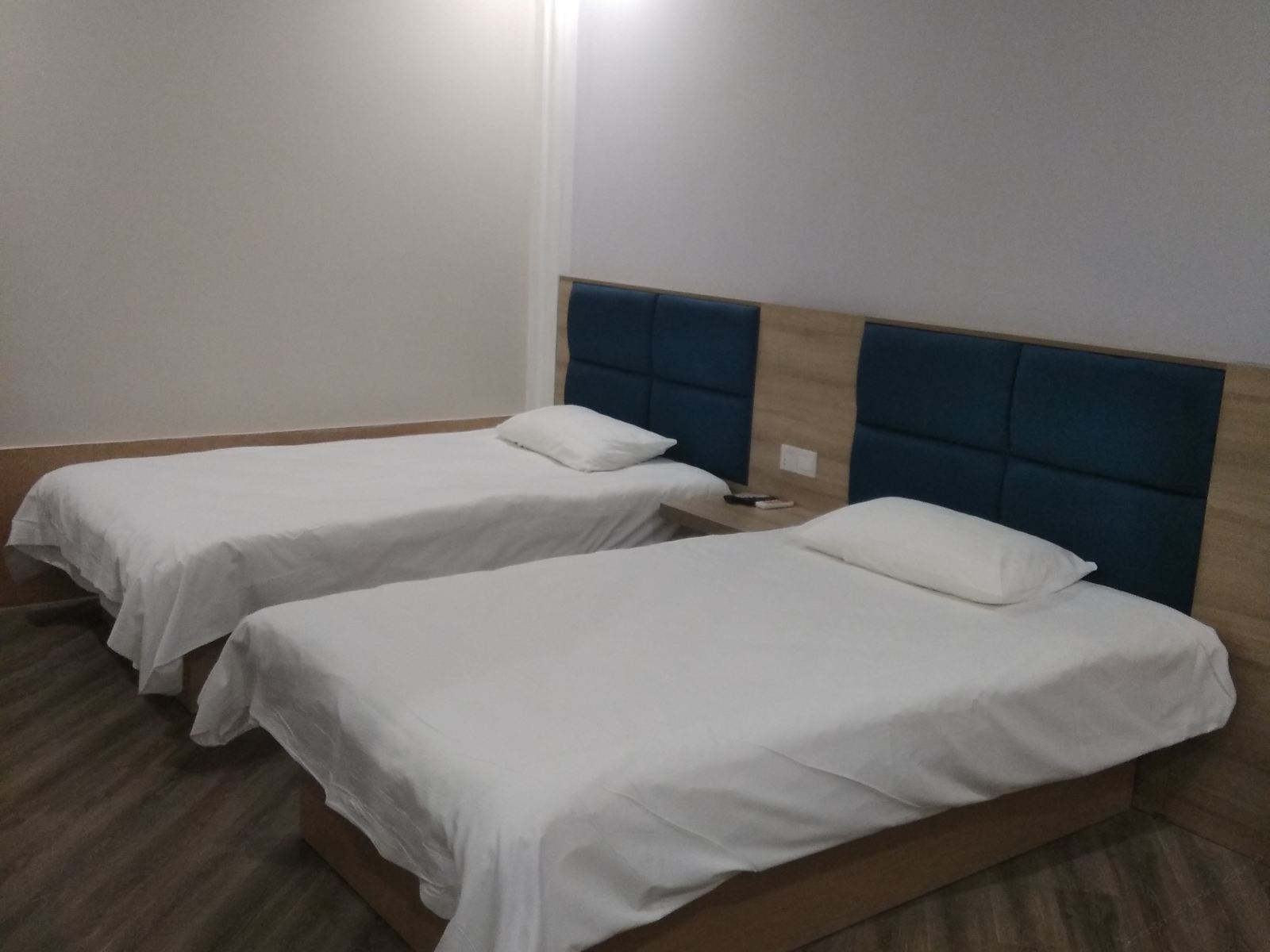 电竞基友双床房