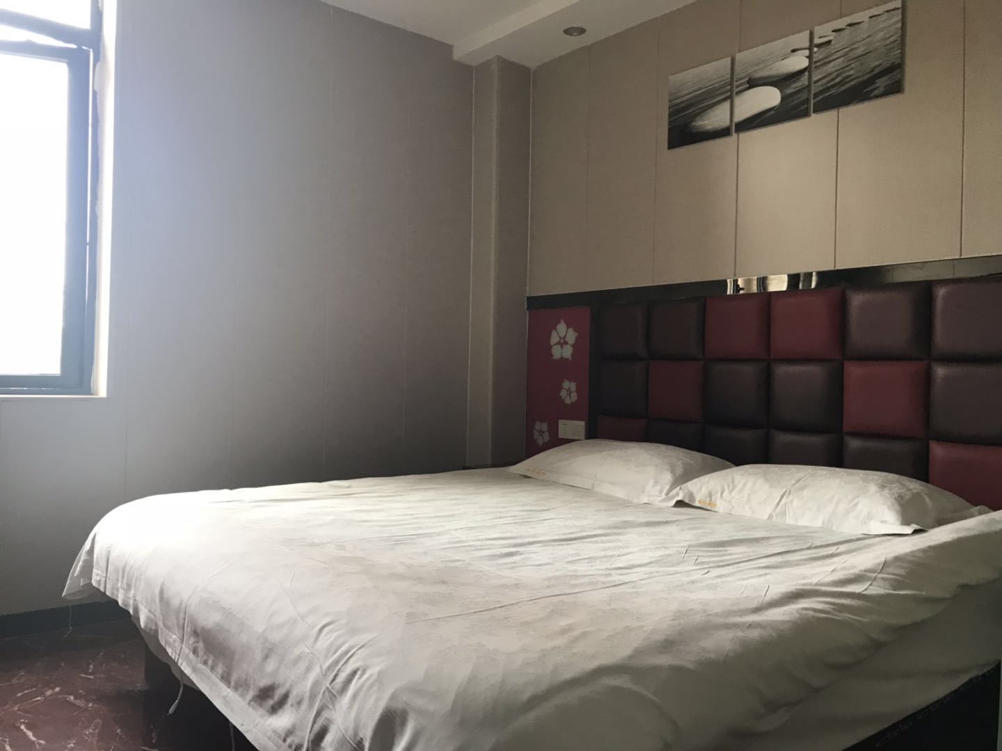豪华大床房