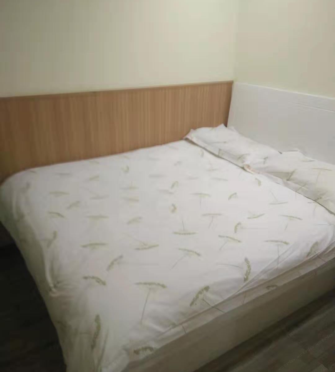 标准大床房