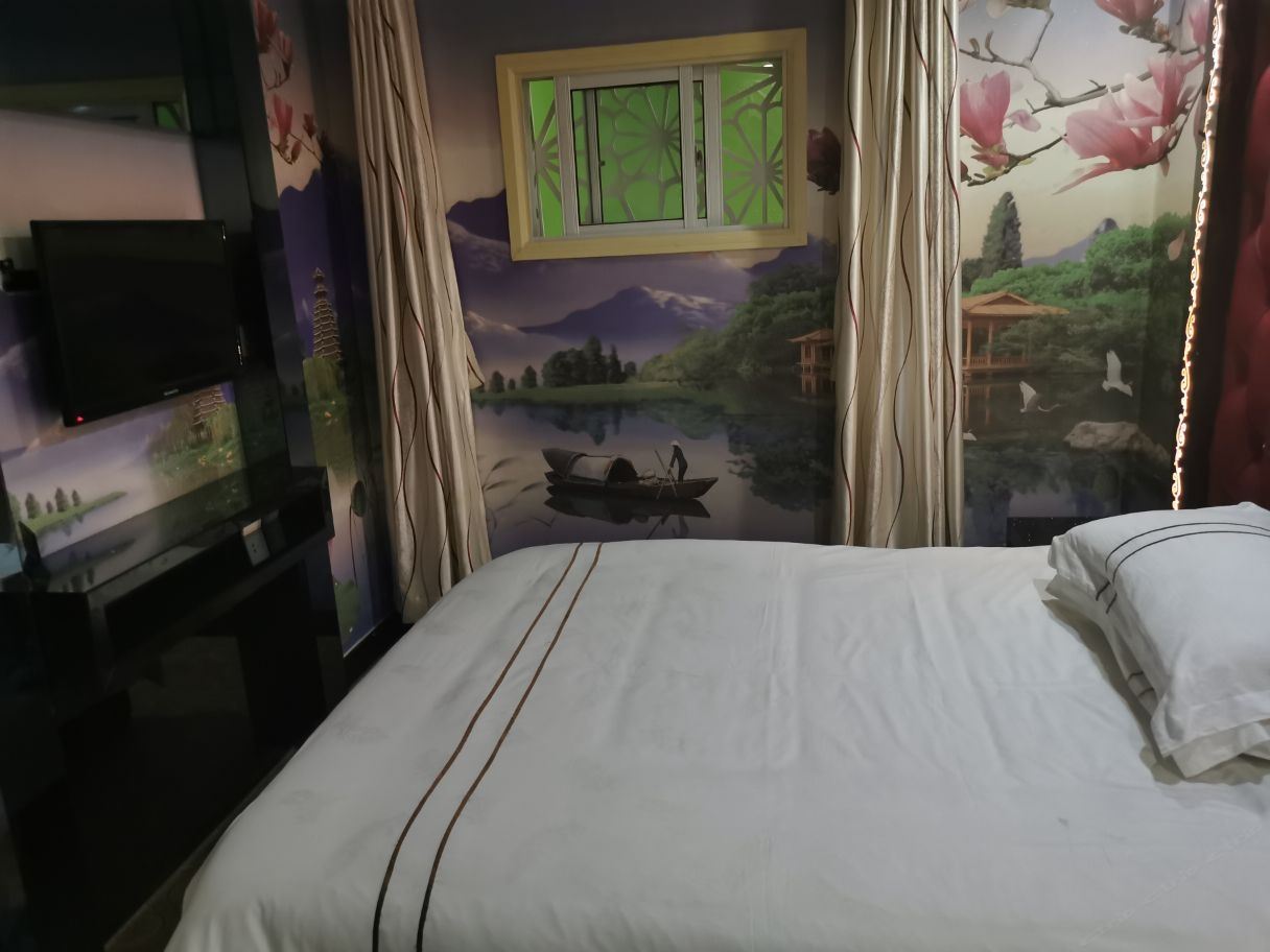 标准大床房B