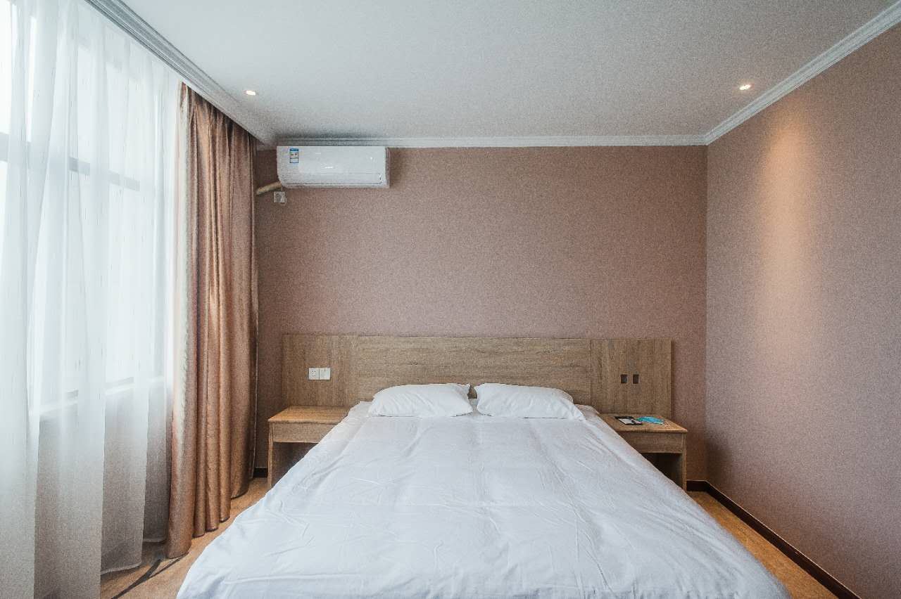 豪华大床房