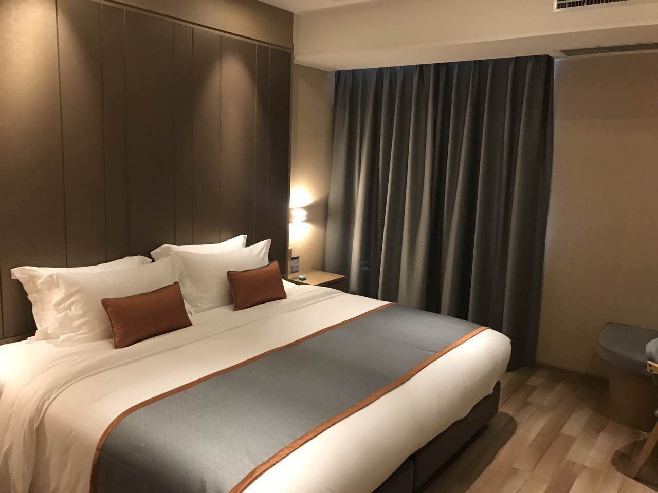 商务大床房