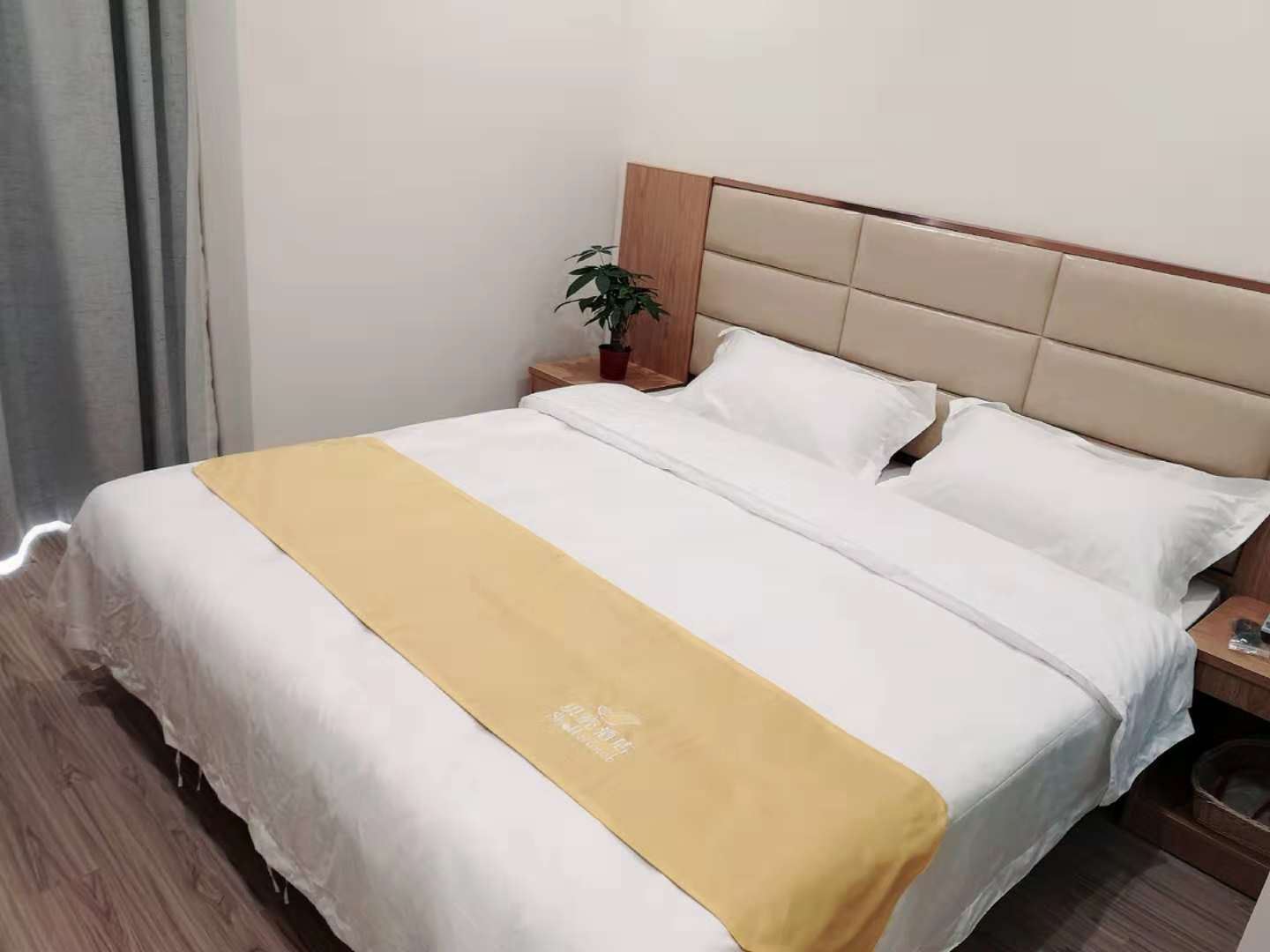 高级大床房