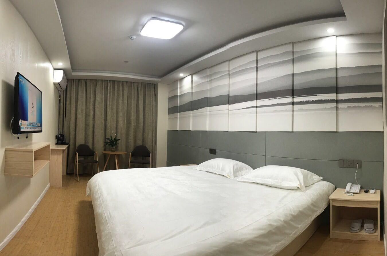 高级大床房