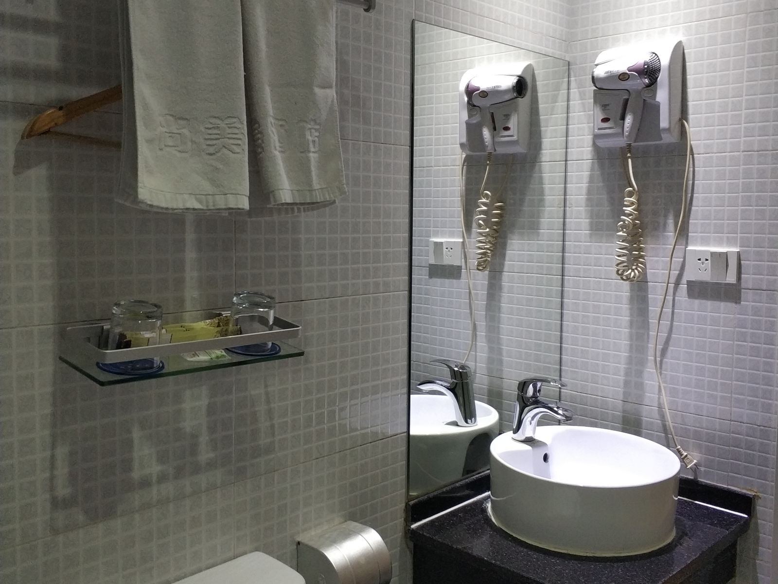 舒适双床房
