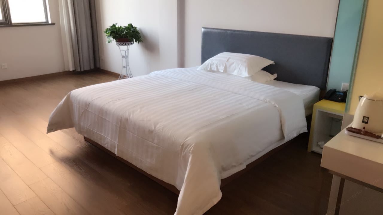 自主大床房